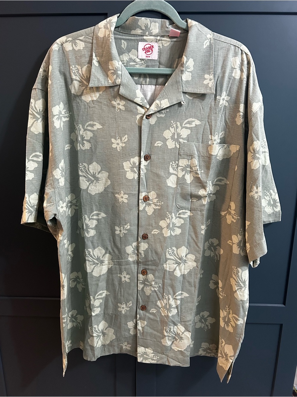 Trader Joe's Green Hawaiian Floral Button-Up Shirt